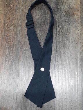 Lands End Girls Navy Blue Neck Crosstie Uniform With Button Accent